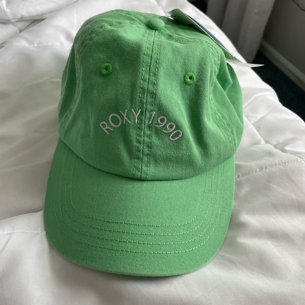 roxy hat nwt
